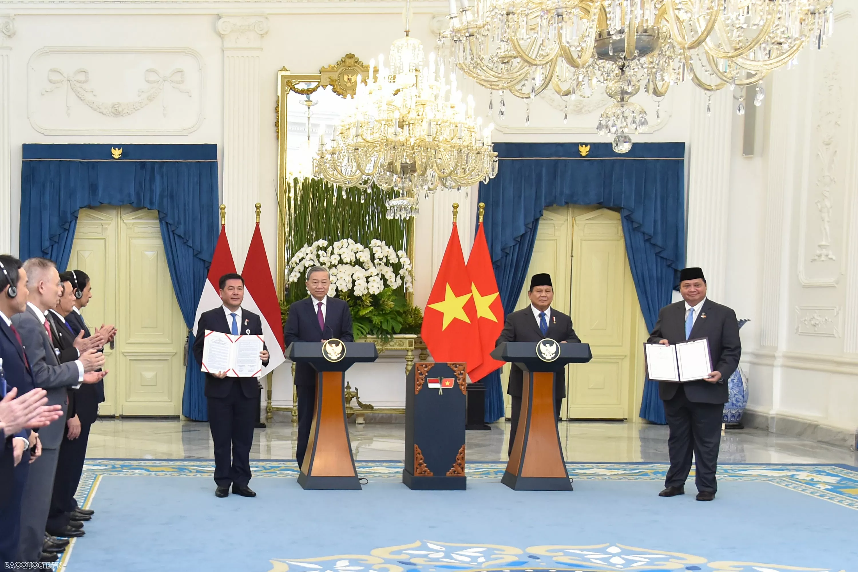 Chiều 10/3, ngay sau hội đàm, Tổng Bí thư Tô Lâm và Tổng thống Cộng hòa Indonesia, Chủ tịch Đảng Phong trào Indonesia vĩ đại (Gerindra) Prabowo Subianto đã chủ trì cuộc gặp gỡ báo chí để thông tin về kết quả hội đàm và chính thức công bố nâng cấp quan hệ Việt Nam-Indonesia lên Đối tác chiến lược toàn diện. (Ảnh: Tuấn Anh) Chiều 10/3, ngay sau hội đàm, Tổng Bí thư Tô Lâm và Tổng thống Cộng hòa Indonesia, Chủ tịch Đảng Phong trào Indonesia vĩ đại (Gerindra) Prabowo Subianto đã chủ trì cuộc gặp gỡ báo chí để thông tin về kết quả hội đàm và chính thức công bố nâng cấp quan hệ