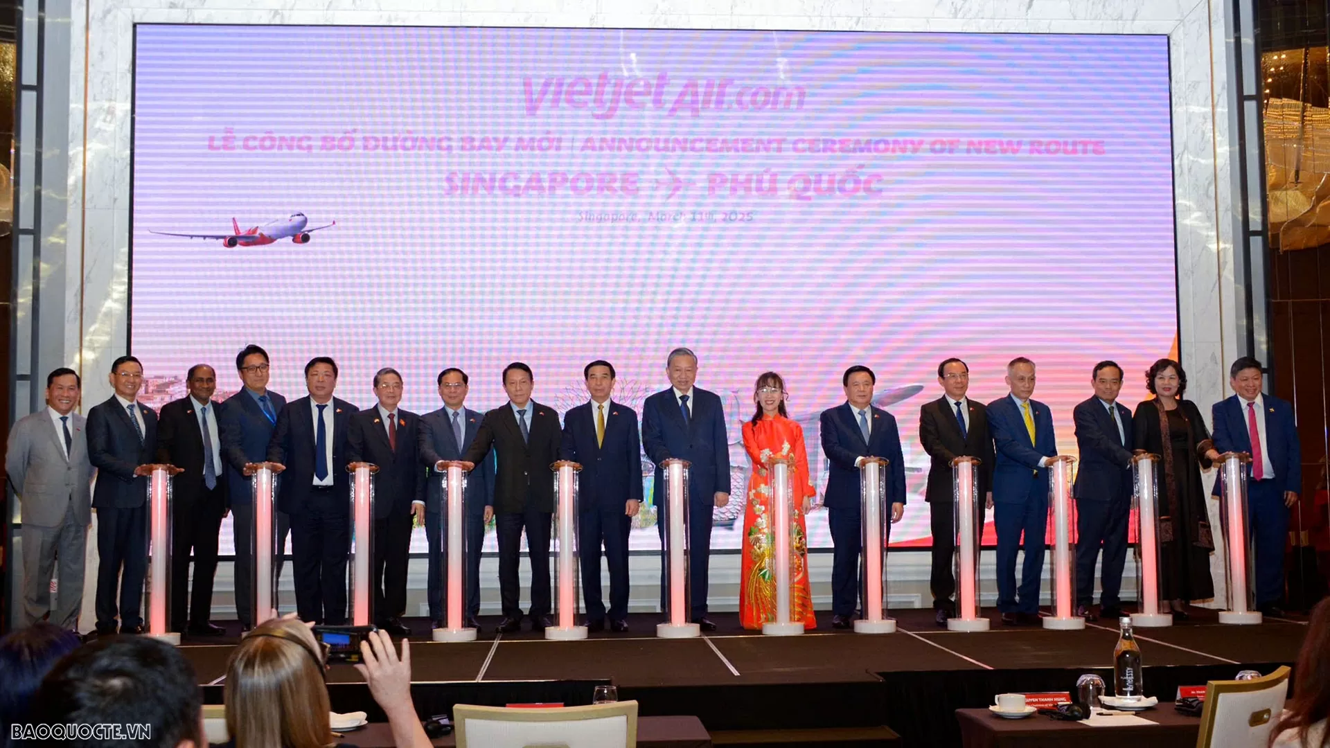 Tổng Bí thư Tô Lâm chứng kiến VietJet Air công bố mở đường bay thẳng Singapore-Phú Quốc Tổng Bí thư Tô Lâm chứng kiến VietJet Air công bố mở đường bay thẳng Singapore-Phú Quốc