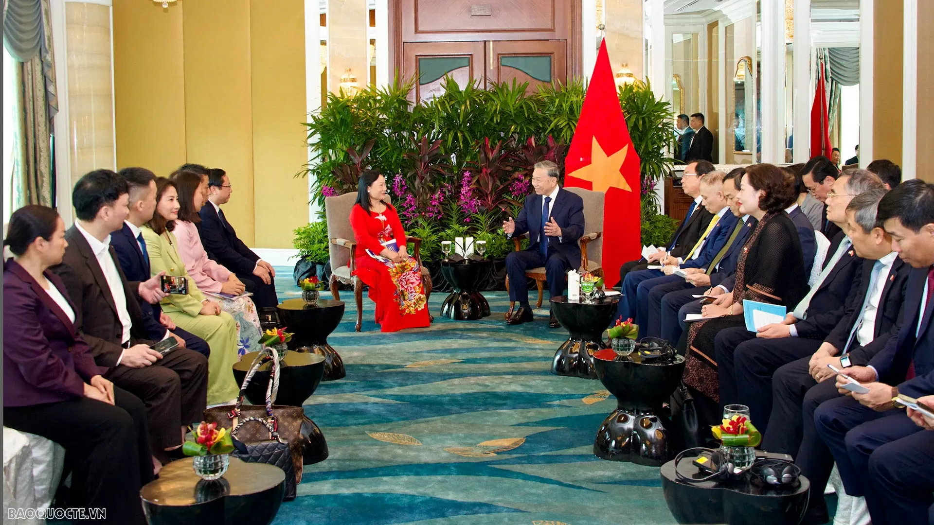 Tổng Bí thư Tô Lâm tiếp bà Trần Thị Lâm, Cố vấn Shangri-La Healthcare Investment, Đồng sáng lập Công ty Trách nhiệm Hữu hạn Y tế Hoa Lâm Shangri-La. (Ảnh: Văn Hiếu) Tổng Bí thư Tô Lâm tiếp bà Trần Thị Lâm, Cố vấn Shangri-La Healthcare Investment, Đồng sáng lập Công ty Trách nhiệm Hữu hạn Y tế Hoa Lâm Shangri-La. (Ảnh: Văn Hiếu)