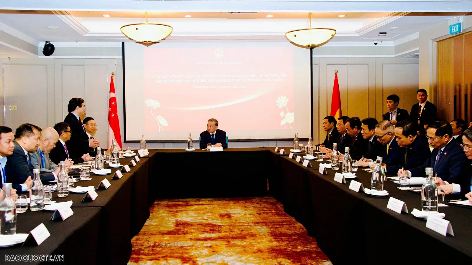 Tổng Bí thư Tô Lâm gặp, lắng nghe kiến nghị, đề xuất của trí thức kiều bào tại Singapore Tổng Bí thư Tô Lâm gặp, lắng nghe kiến nghị, đề xuất của trí thức kiều bào tại Singapore