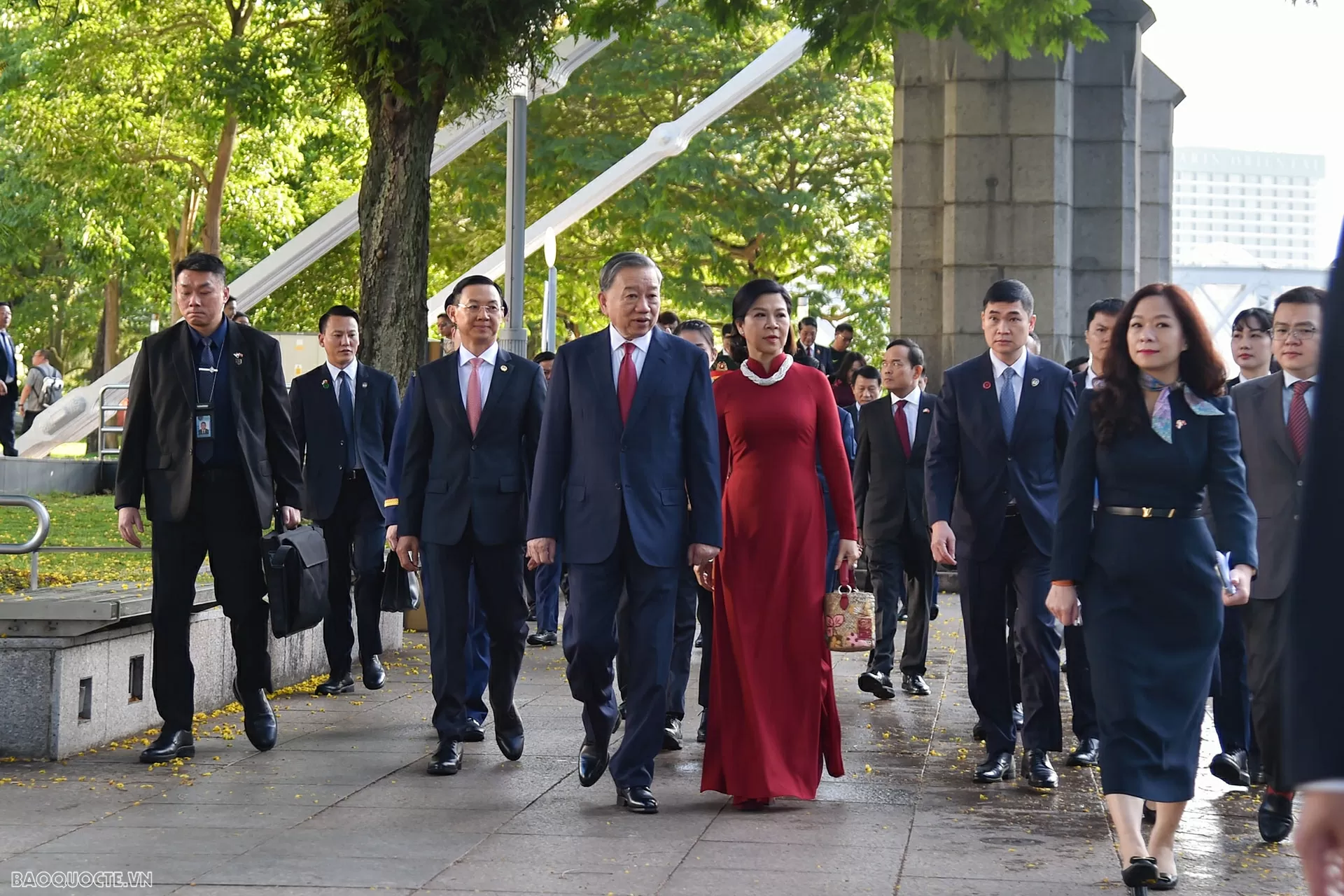Tổng Bí thư Tô Lâm dâng hoa tưởng niệm Chủ tịch Hồ Chí Minh ở Bảo tàng Văn minh châu Á, Singapore Tổng Bí thư Tô Lâm dâng hoa tưởng niệm Chủ tịch Hồ Chí Minh ở Bảo tàng Văn minh châu Á, Singapore
