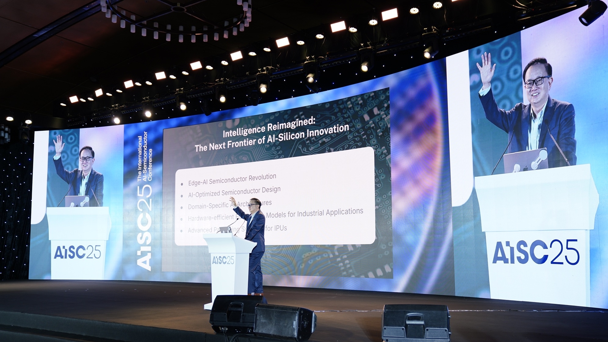 Hơn 1.000 'ông lớn' ngành trí tuệ nhân tạo và bán dẫn toàn cầu đến Việt Nam dự AISC 2025