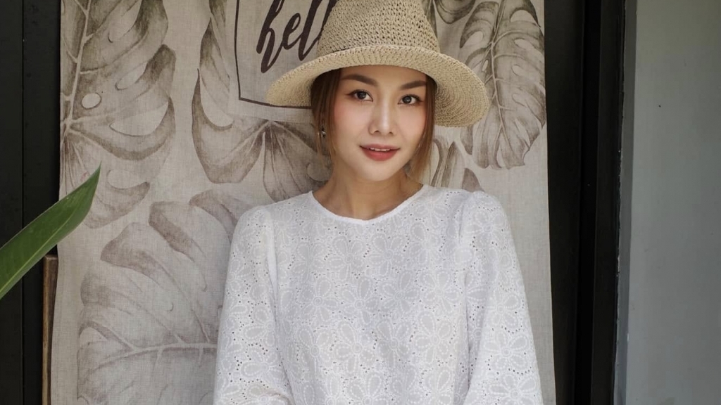 Nhan sắc đời thường rạng rỡ của siêu mẫu Thanh Hằng