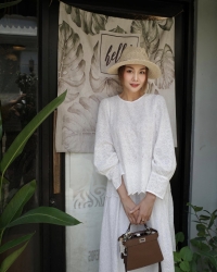 Nhan sắc đời thường rạng rỡ của siêu mẫu Thanh Hằng