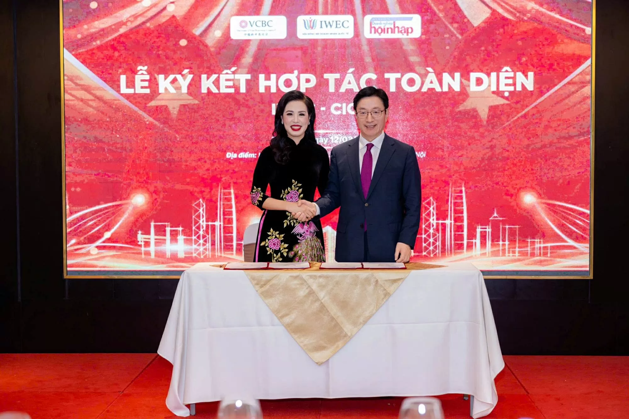 Nâng tầm vị thế của nữ doanh nhân trong kỷ nguyên mới Nâng tầm vị thế của nữ doanh nhân Việt Nam và quốc tế trong kỷ nguyên mới