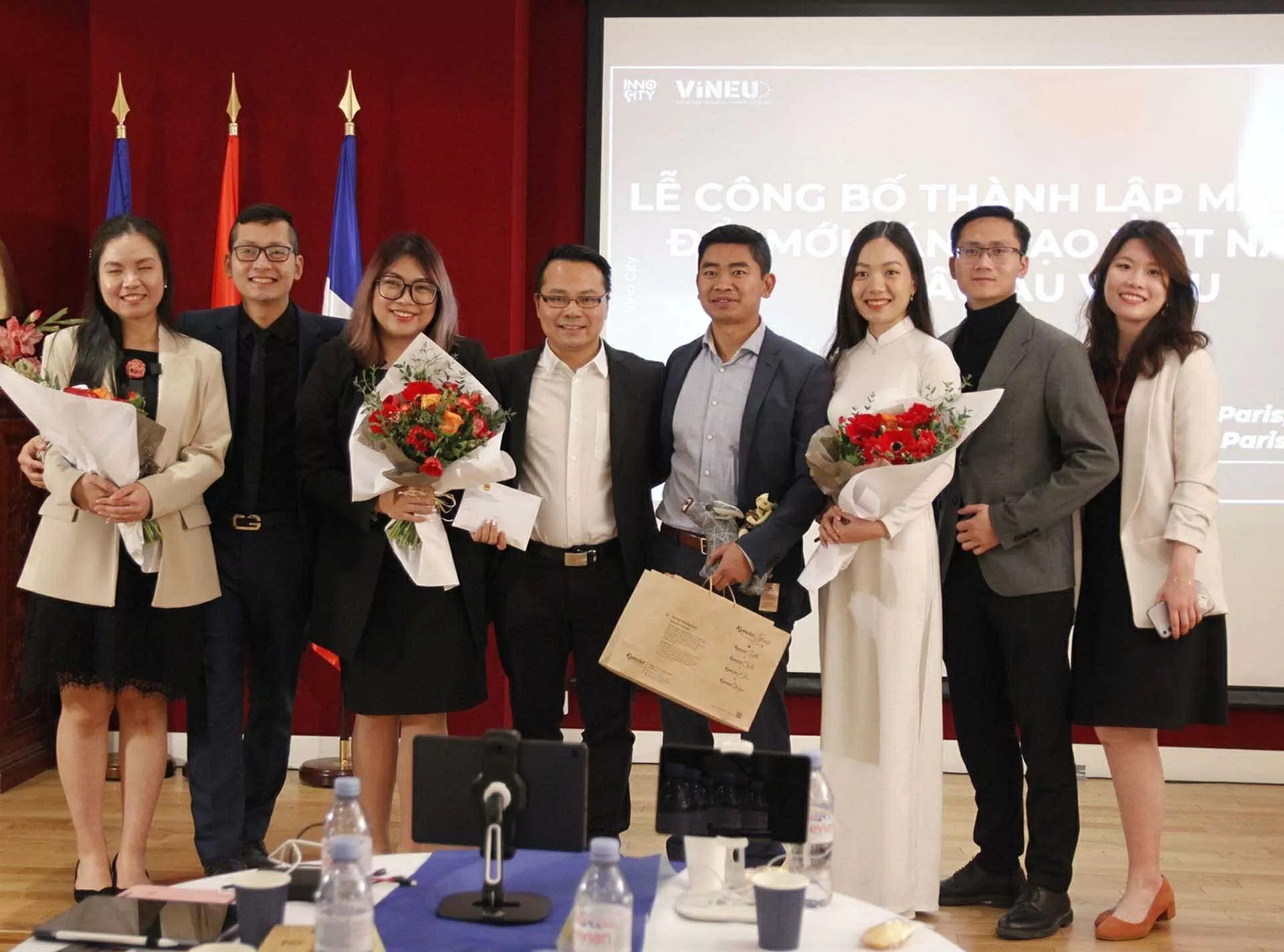 Nghị quyết 57 - Tiếp sức khát vọng của kiều bào: Nguồn lực mở cho đổi mới sáng tạo (Kỳ I) Nghị quyết 57 - Tiếp sức khát vọng của kiều bào: Nguồn lực mở cho đổi mới sáng tạo (Kỳ I)