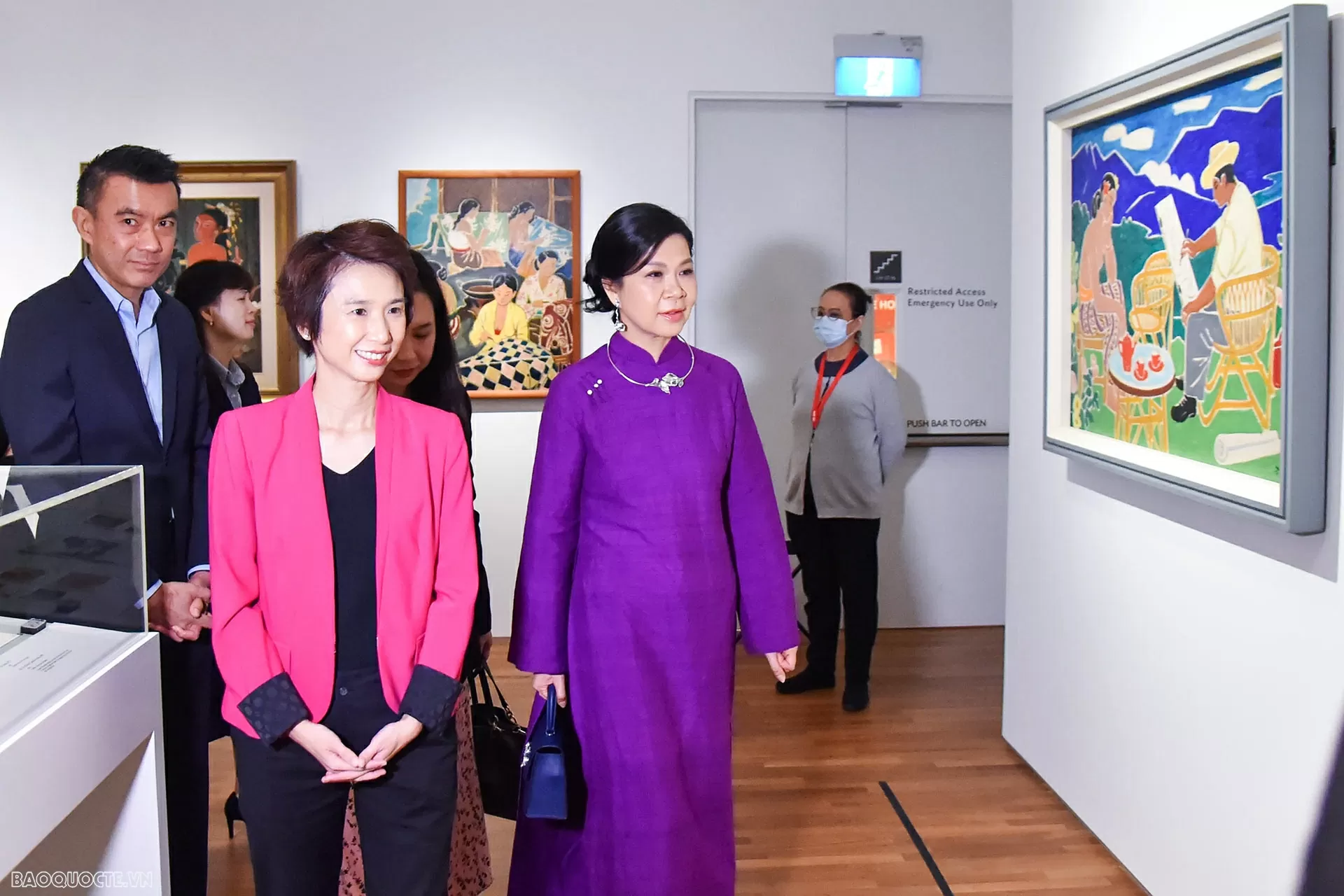 Phu nhân Ngô Phương Ly chứng kiến lễ ký văn kiện hợp tác Học viện âm nhạc Việt Nam-Singapore