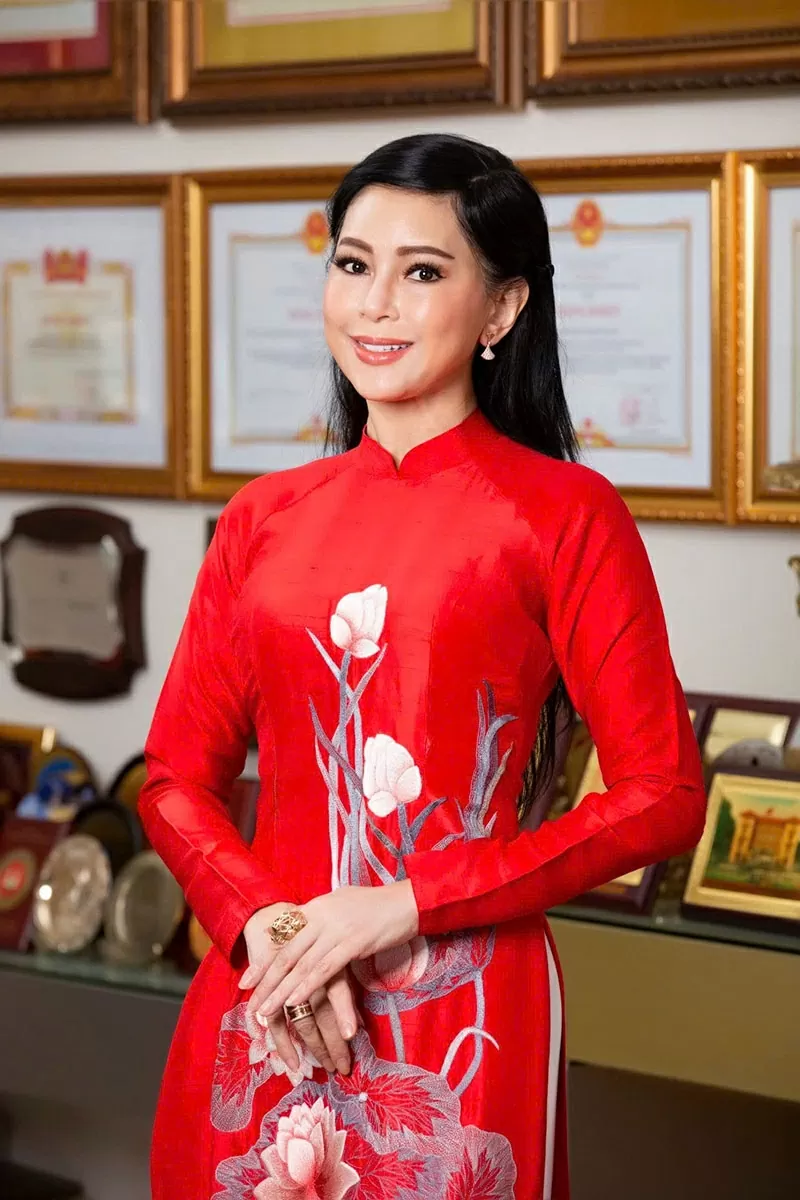 CEO Lê Hồng Thuỷ Tiên: Phụ nữ góp phần quan trọng tạo ra sự cân bằng, ổn định và phát triển CEO Lê Hồng Thuỷ Tiên: Phụ nữ góp phần quan trọng tạo ra sự cân bằng, ổn định và phát triển