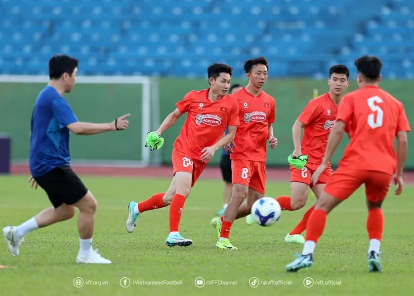 Chấn thương, trung vệ Việt Anh ngậm ngùi chia tay đội tuyển Việt Nam