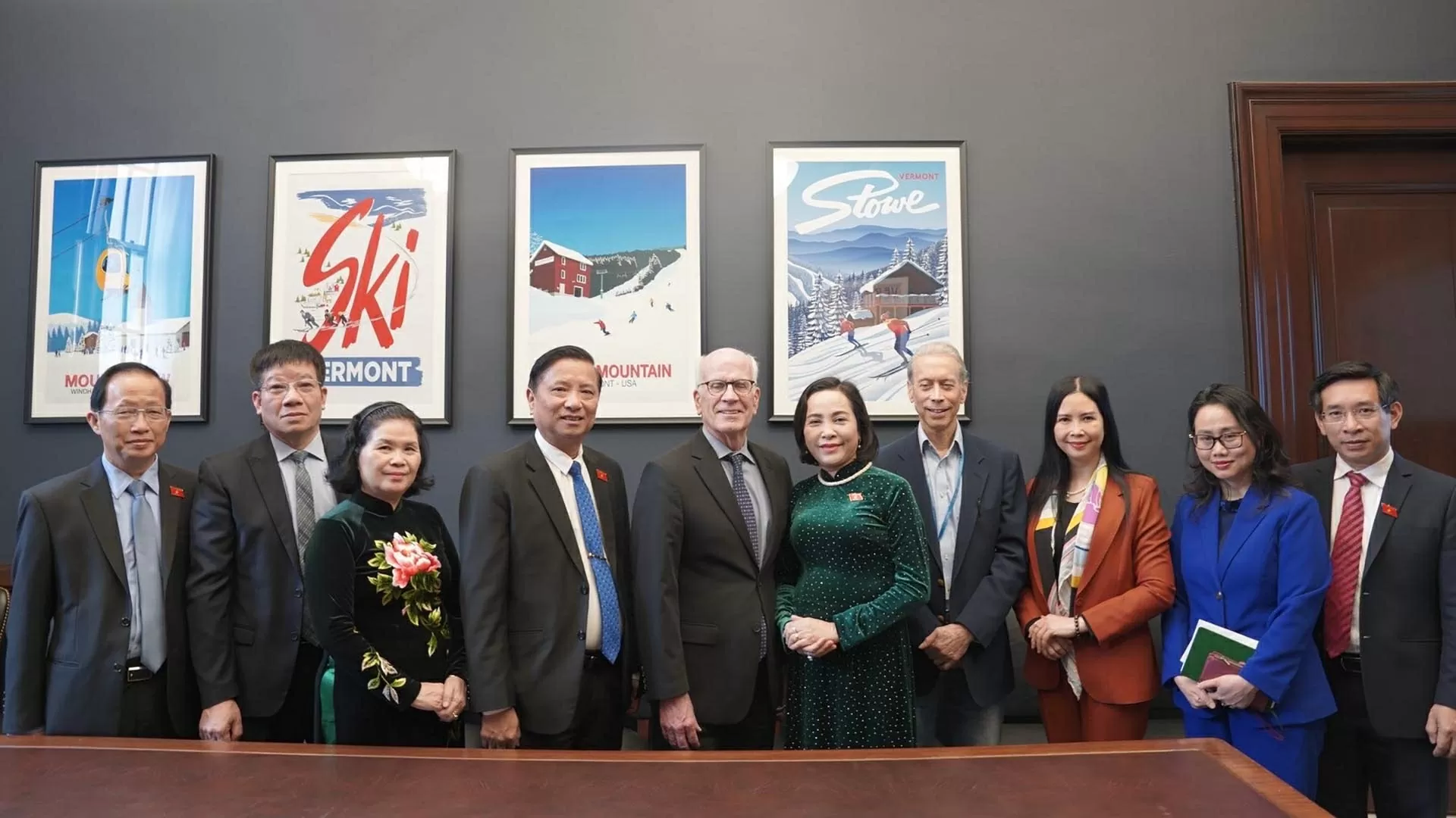 Phó Chủ tịch Quốc hội Nguyễn Thị Thanh gặp và làm việc với các Thượng nghị sĩ Hoa Kỳ Phó Chủ tịch Quốc hội Nguyễn Thị Thanh gặp và làm việc với các Thượng nghị sĩ Hoa Kỳ