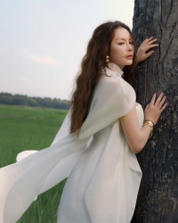 Thần thái tự tin, cuốn hút của Lý Nhã Kỳ trong bộ ảnh mới