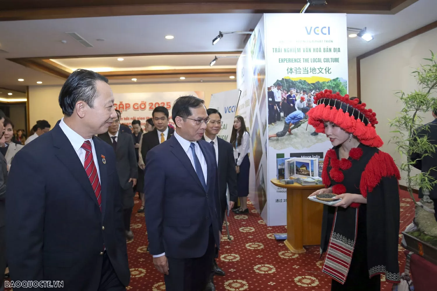 Gặp gỡ 2025: Lào Cai-Trung tâm kết nối giao thương Việt Nam - ASEAN và Tây Nam, Trung Quốc, Cơ hội cho các doanh nghiệp và nhà đầu tư Gặp gỡ 2025: Lào Cai Trung tâm kết nối giao thương Việt Nam - ASEAN và Tây Nam, Trung Quốc, Cơ hội cho các doanh nghiệp và nhà đầu tư