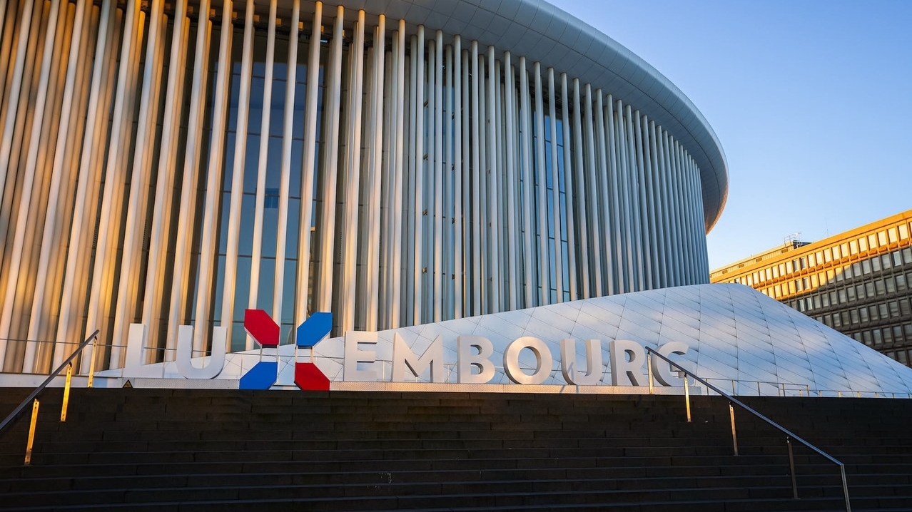 Phó Thủ tướng Nguyễn Hòa Bình tìm hiểu kinh nghiệm của Luxembourg trong phát triển trung tâm tài chính quốc tế