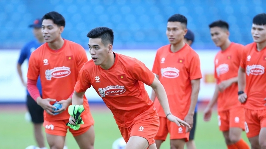 Tiền đạo Tiến Linh tập luyện trở lại cùng đội tuyển Việt Nam