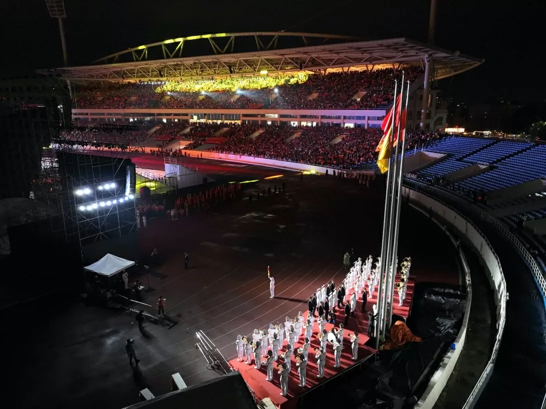 15.000 người cùng hát Quốc ca lập kỷ lục Việt Nam 15.000 người cùng hát Quốc ca lập kỷ lục Việt Nam