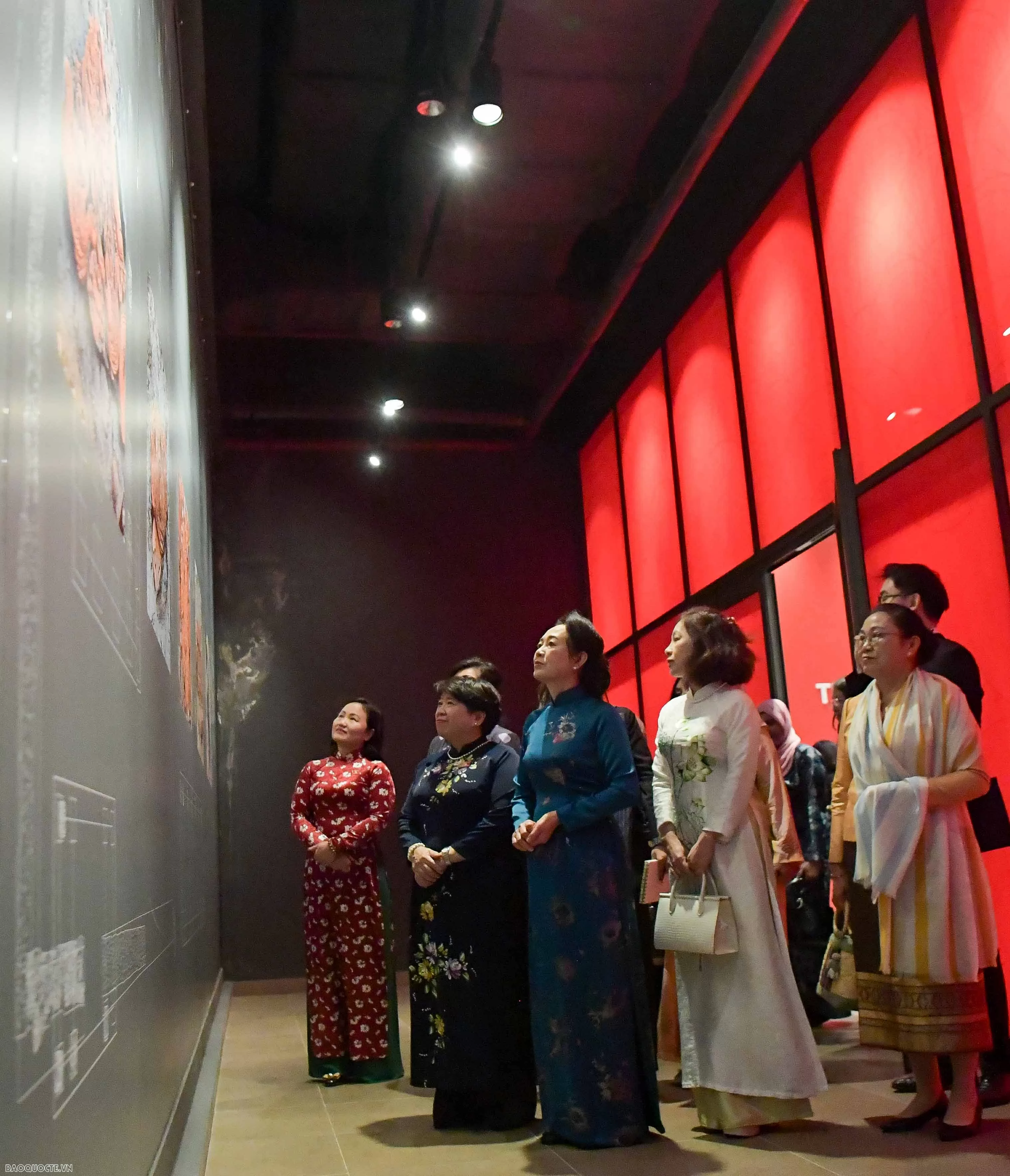 Phu nhân Chủ tịch Quốc hội tiếp Nhóm Phụ nữ cộng đồng ASEAN Phu nhân Chủ tịch Quốc hội Nguyễn Thị Thanh Nga tiếp Nhóm Phụ nữ cộng đồng ASEAN tại Hà Nội