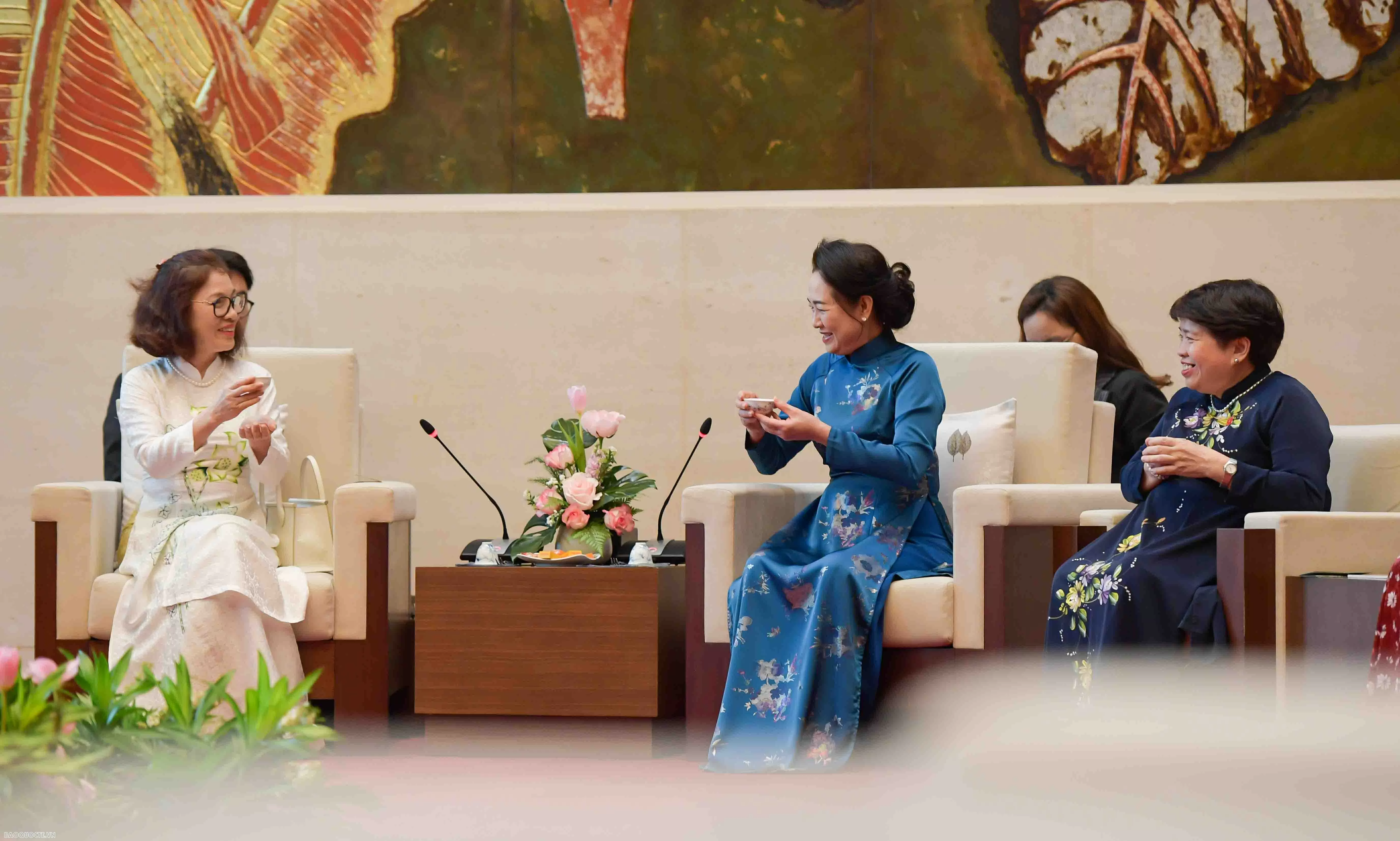 Phu nhân Chủ tịch Quốc hội tiếp Nhóm Phụ nữ cộng đồng ASEAN Phu nhân Chủ tịch Quốc hội Nguyễn Thị Thanh Nga tiếp Nhóm Phụ nữ cộng đồng ASEAN tại Hà Nội