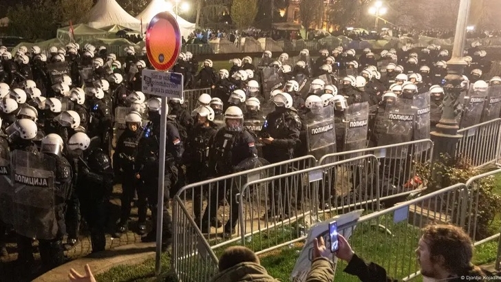 Bị tố dùng 'vũ khí âm thanh' đàn áp biểu tình, Thủ tướng Serbia bất ngờ từ chức