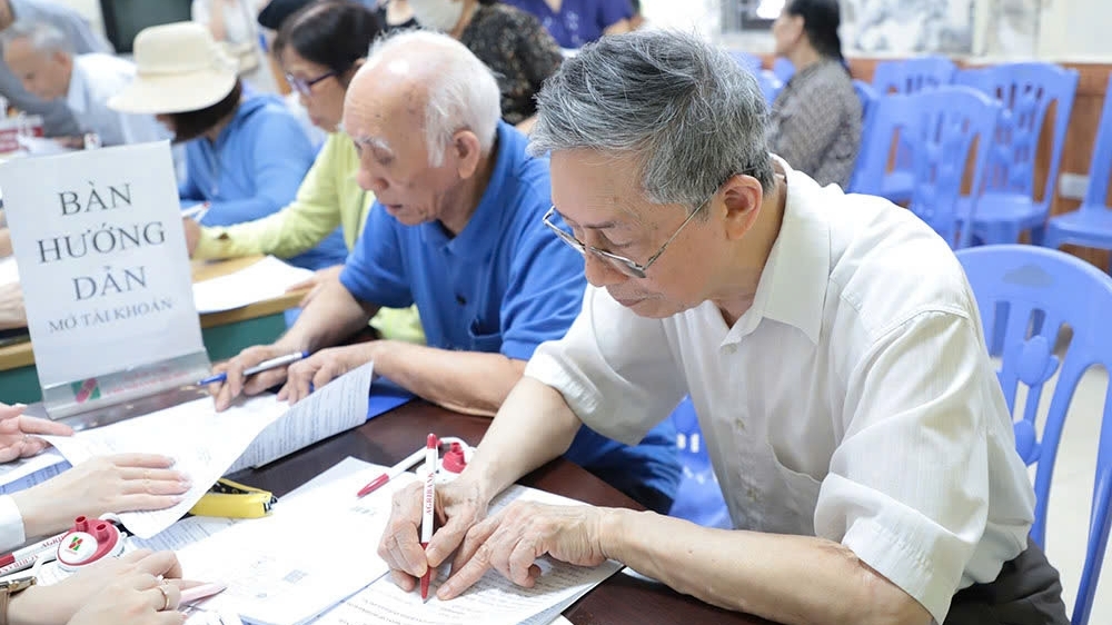 Bảng tra cứu tuổi nghỉ hưu năm 2025 theo tháng năm sinh