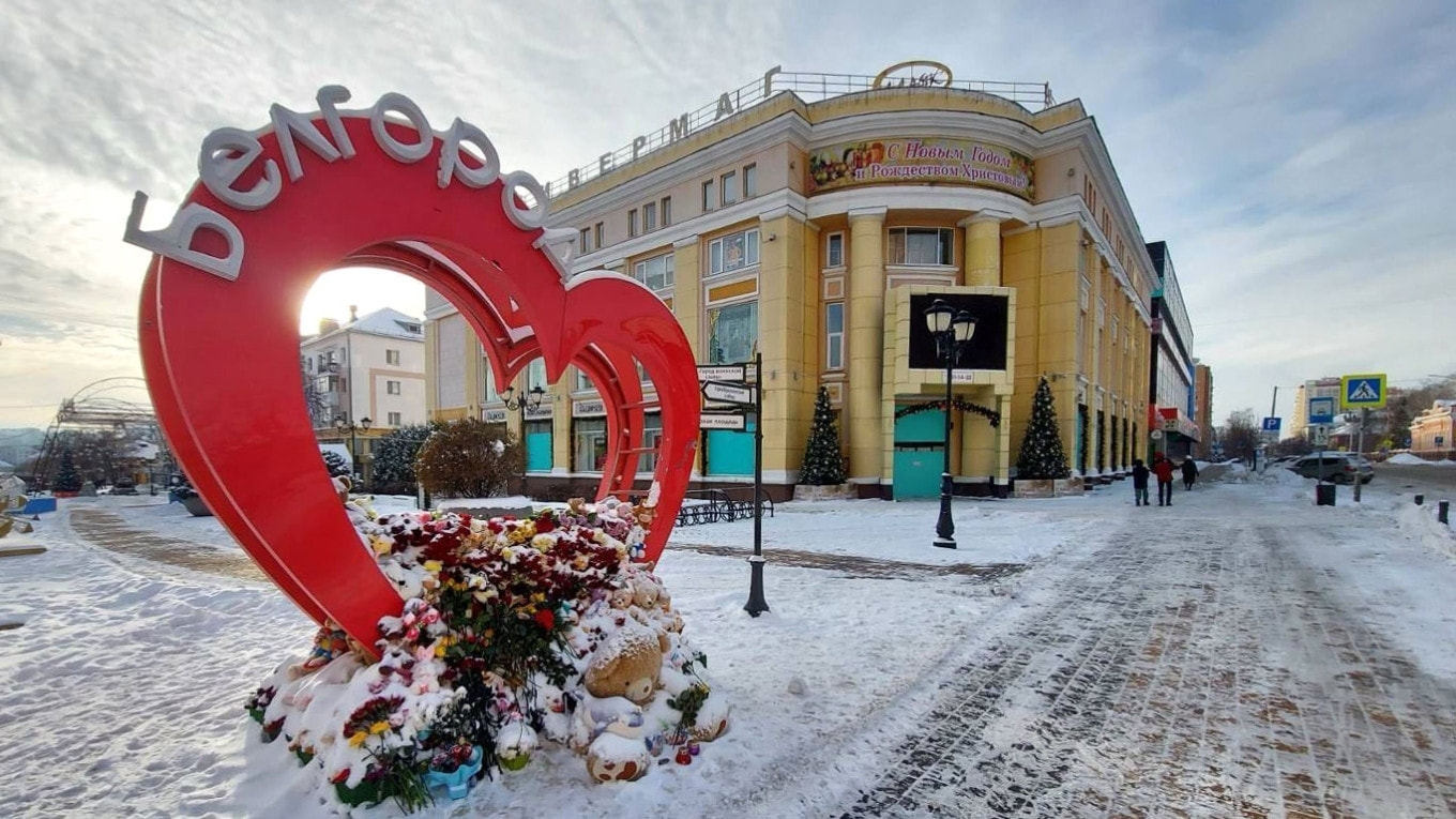 Ukraine tấn công hàng loạt khu vực thuộc vùng biên giới Nga