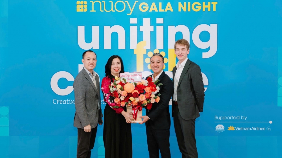 Bác sĩ người Mỹ gốc Việt đóng góp ý nghĩa cho quê hương