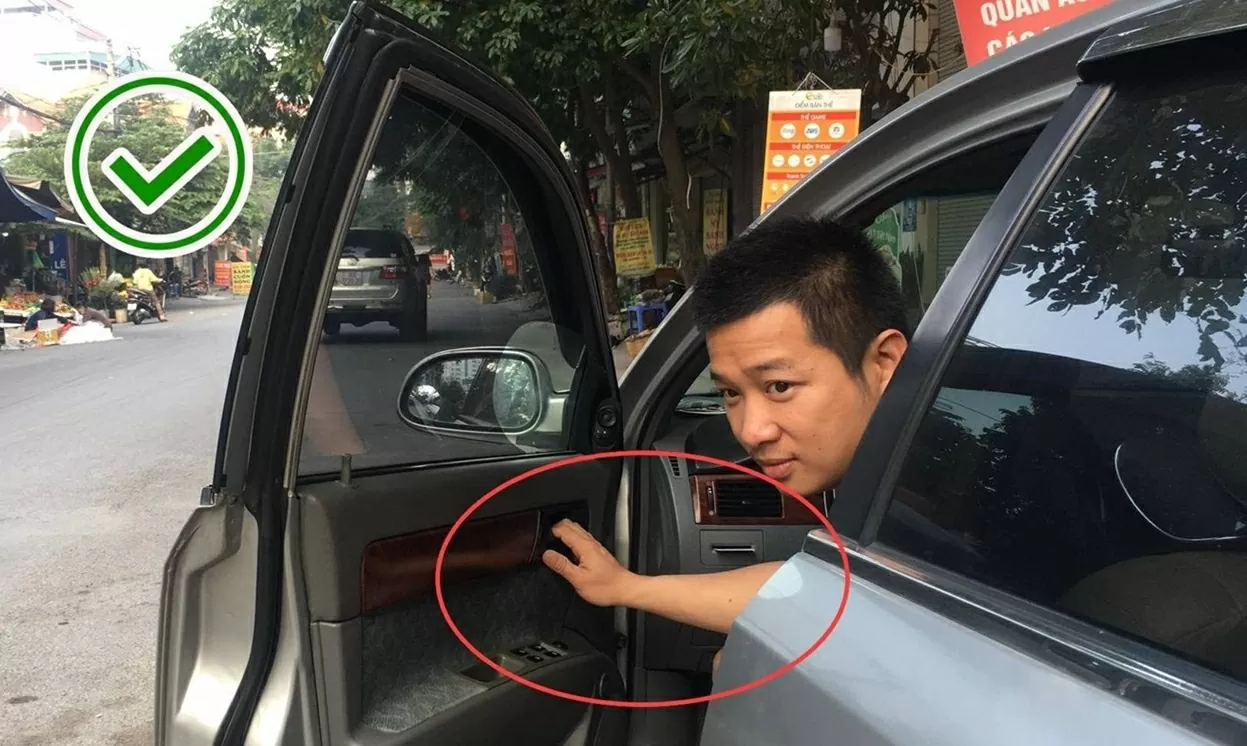 Vì sao được khuyên nên mở cửa xe ô tô bằng kiểu tay nghịch? Vì sao được khuyên nên mở cửa xe ô tô bằng kiểu tay nghịch?