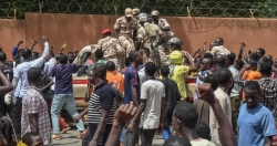 Điểm tin thế giới sáng 13/6: Trung Quốc cải cách hệ thống tiền tệ quốc tế, Hungary kiện Tòa ECJ, Venezuala tố Mỹ âm mưu lật đổ ở Colombia