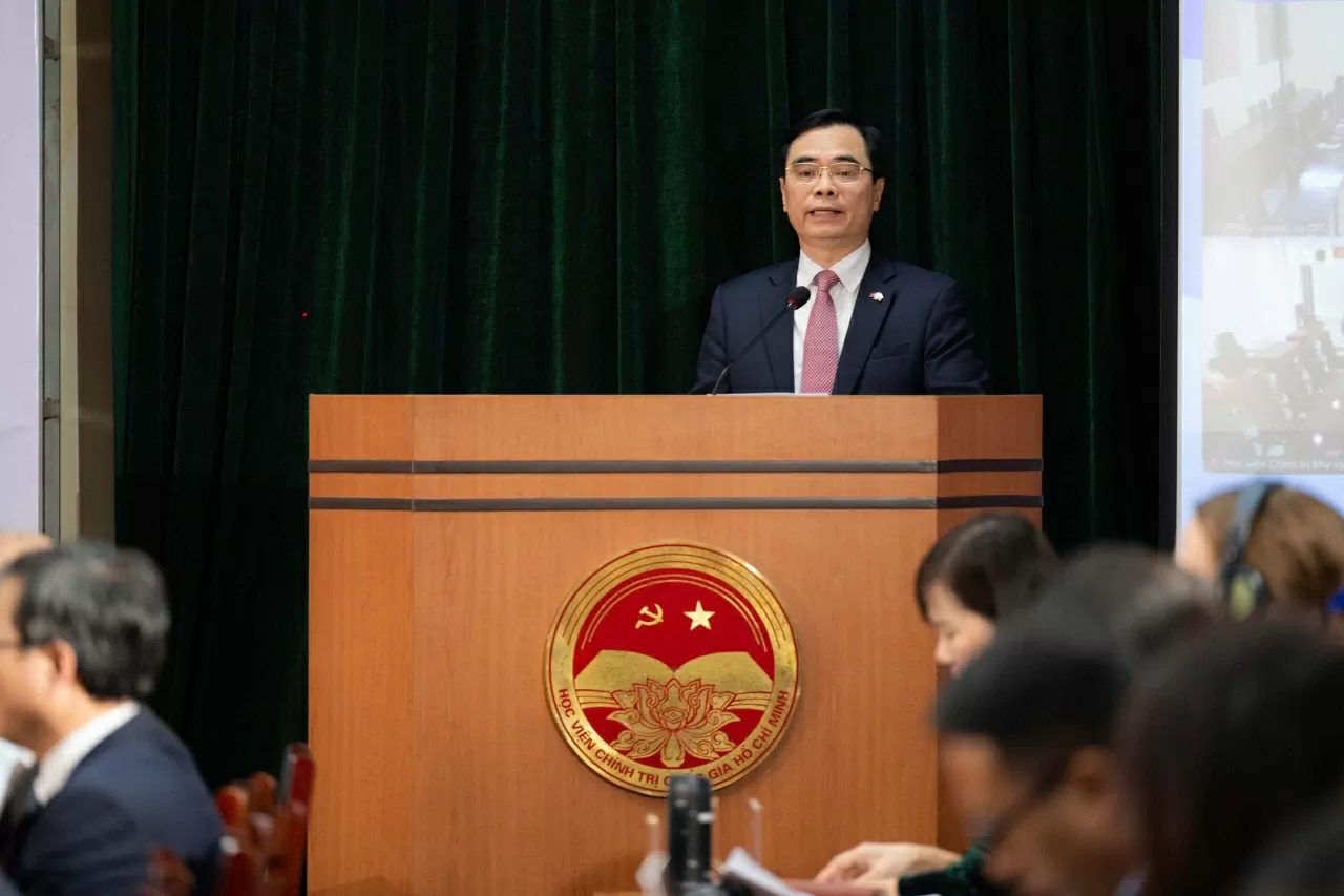 PGS-TS Dương Trung Ý, Phó Giám đốc Học viện Chính trị Quốc gia Hồ Chí Minh phát biểu khai mạc hội thảo. (Ảnh: Học viện Chính trị Quốc gia Hồ Chí Minh). (Ảnh:Phương Thảo) PGS-TS Dương Trung Ý, Phó Giám đốc Học viện Chính trị Quốc gia Hồ Chí Minh phát biểu khai mạc hội thảo. (Ảnh: Học viện Chính trị Quốc gia Hồ Chí Minh). (Ảnh:Phương Thảo)