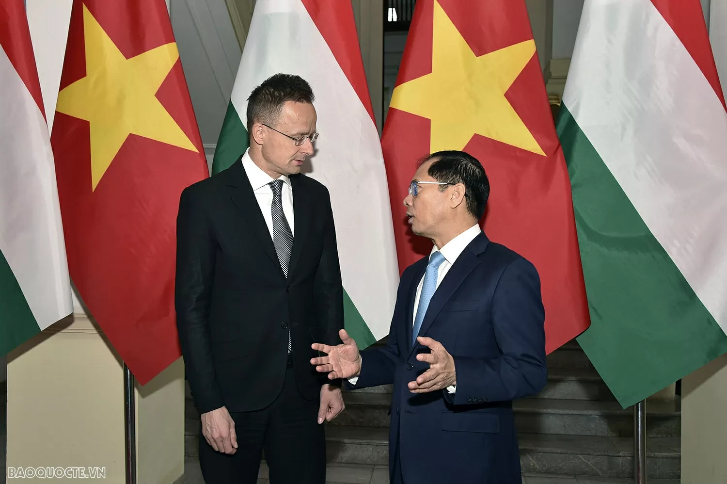Phó Thủ tướng, Bộ trưởng Ngoại giao Bùi Thanh Sơn hội đàm với Bộ trưởng Ngoại giao và Kinh tế Đối ngoại Hungary Phó Thủ tướng, Bộ trưởng Ngoại giao Bùi Thanh Sơn hội đàm với Bộ trưởng Ngoại giao và Kinh tế Đối ngoại Hungary