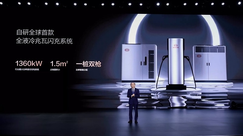 BYD giới thiệu công nghệ sạc mới chỉ 5 phút đi được 400 km