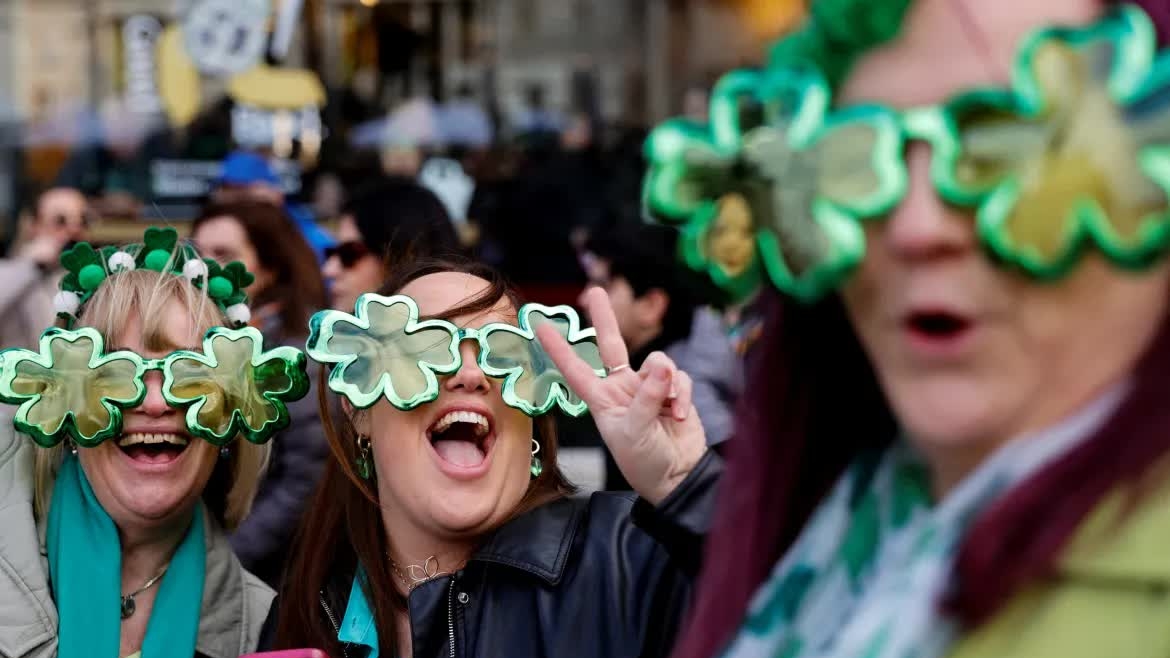 Sắc xanh phủ kín các thành phố trên thế giới trong Ngày Thánh Patrick