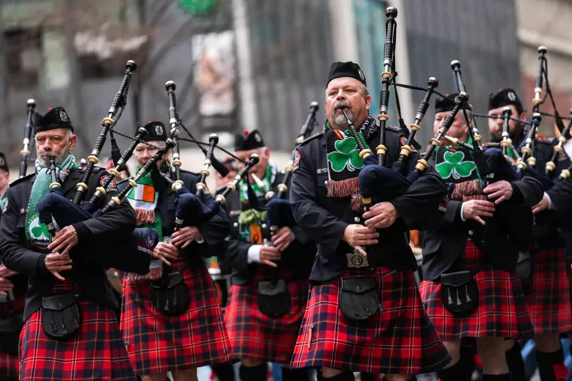 Sắc xanh phủ kín các thành phố trên thế giới trong Ngày Thánh Patrick