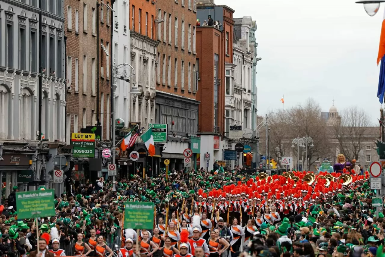 Sắc xanh phủ kín các thành phố trên thế giới trong Ngày Thánh Patrick