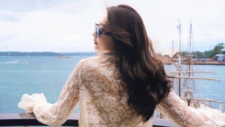 Hoa hậu Đặng Thu Thảo diện thiết kế thương hiệu Việt du lịch Australia