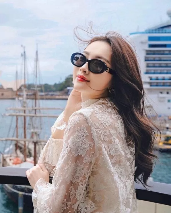 Hoa hậu Đặng Thu Thảo diện thiết kế thương hiệu Việt du lịch Australia Hoa hậu Đặng Thu Thảo diện thiết kế thương hiệu Việt du lịch Australia