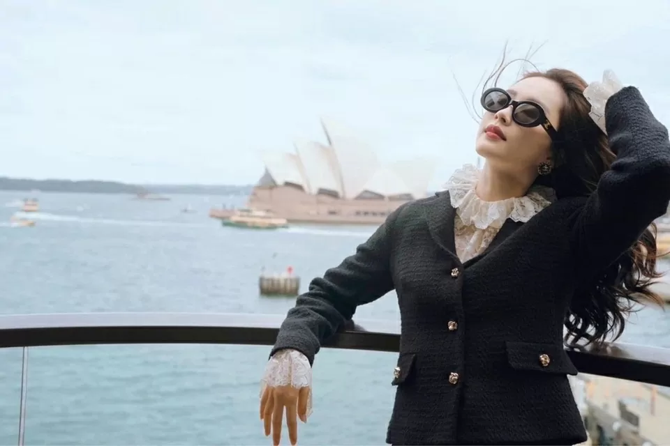 Hoa hậu Đặng Thu Thảo diện thiết kế thương hiệu Việt du lịch Australia Hoa hậu Đặng Thu Thảo diện thiết kế thương hiệu Việt du lịch Australia