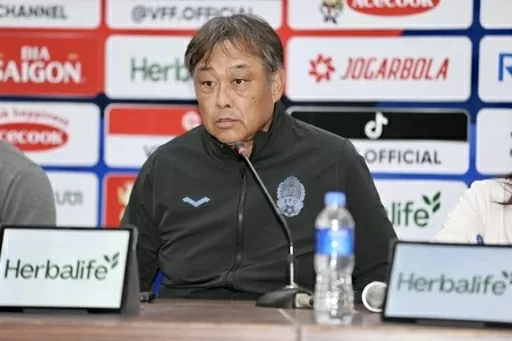 HLV Gyotoku: Tuyển Campuchia vượt trội Việt Nam ở hiệp 2 HLV Gyotoku: Tuyển Campuchia vượt trội Việt Nam ở hiệp 2