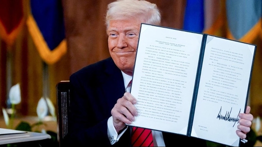 Tổng thống Mỹ Donald Trump ký lệnh giải thể Bộ Giáo dục: Cuộc đối đầu gay gắt giữa hai phe Dân chủ - Cộng hòa