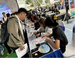 Hàng nghìn sinh viên tham dự Ngày hội việc làm Jobfair 2025