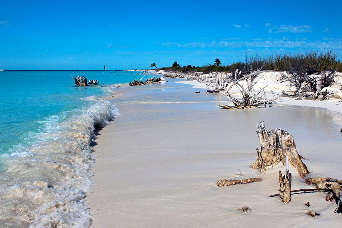 Bãi-biển-Cuba_Nguồn-Trip-Cuba