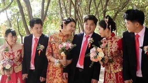 Ba anh em sinh 3 cùng đỗ đại học, cưới vợ trong một ngày