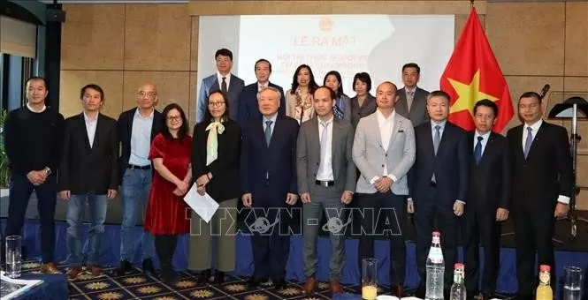 Ra mắt Hội trí thức Việt Nam tại Bỉ và Luxembourg
