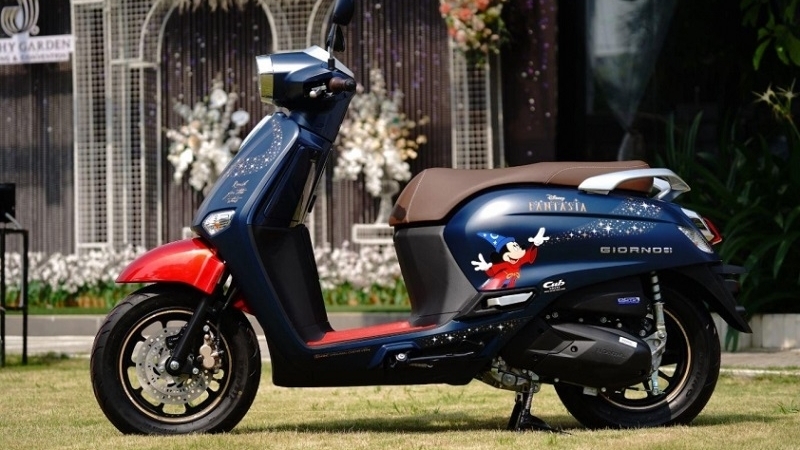 Cận cảnh xe tay ga Honda Giorno+ Disney Fantasia 85 Years Limited Edition vừa về Việt Nam