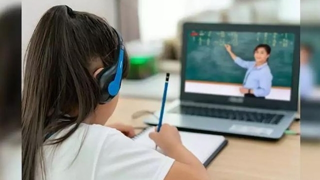 Giáo viên cần 'chuyển mình' để bắt kịp các xu hướng công nghệ mới