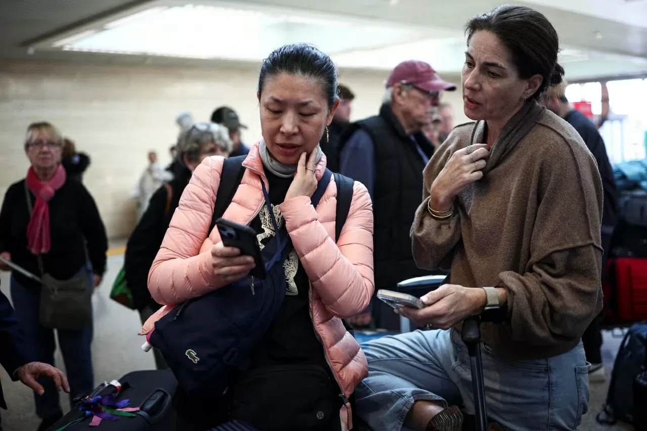 Anh: Cận cảnh đám cháy lớn tại sân bay Heathrow, làm gián đoạn hoạt động du lịch toàn cầu