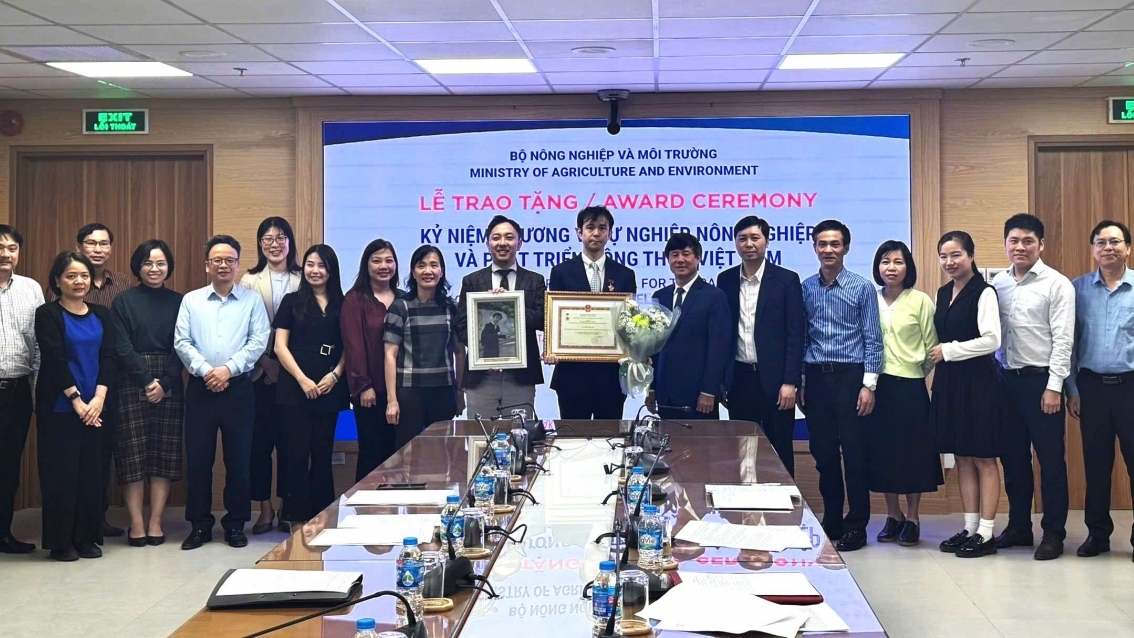 Việt Nam vinh danh chuyên gia Nhật Bản vì nỗ lực phòng chống thiên tai