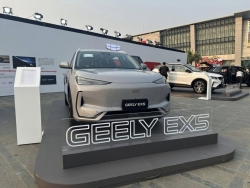 Cận cảnh xe điện Geely EX5 vừa ra mắt tại Việt Nam