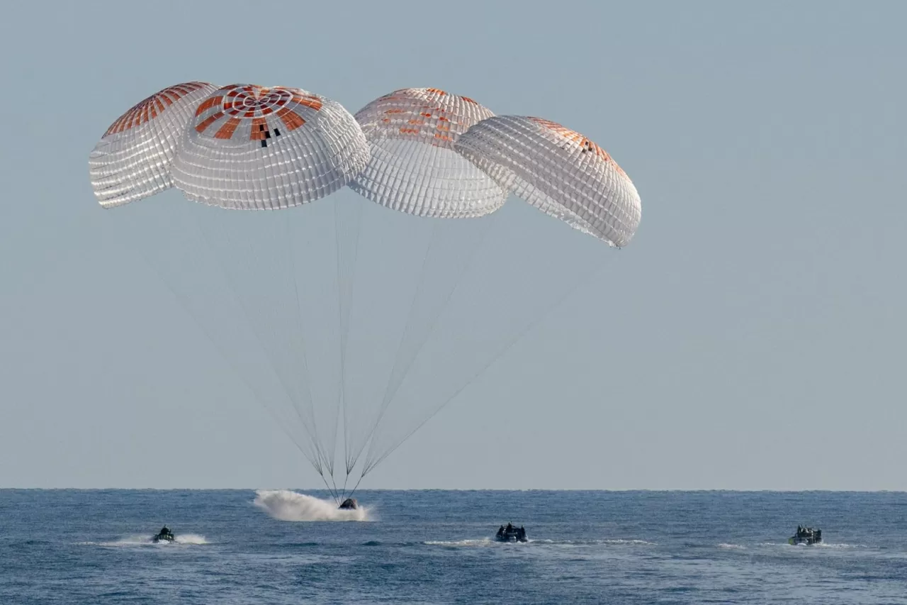 Ảnh ấn tượng: Nga nói về kết quả chiến dịch ở Kursk, châu Âu khởi động kế hoạch tái vũ trang, Mỹ và Taliban họp trao trả con tin