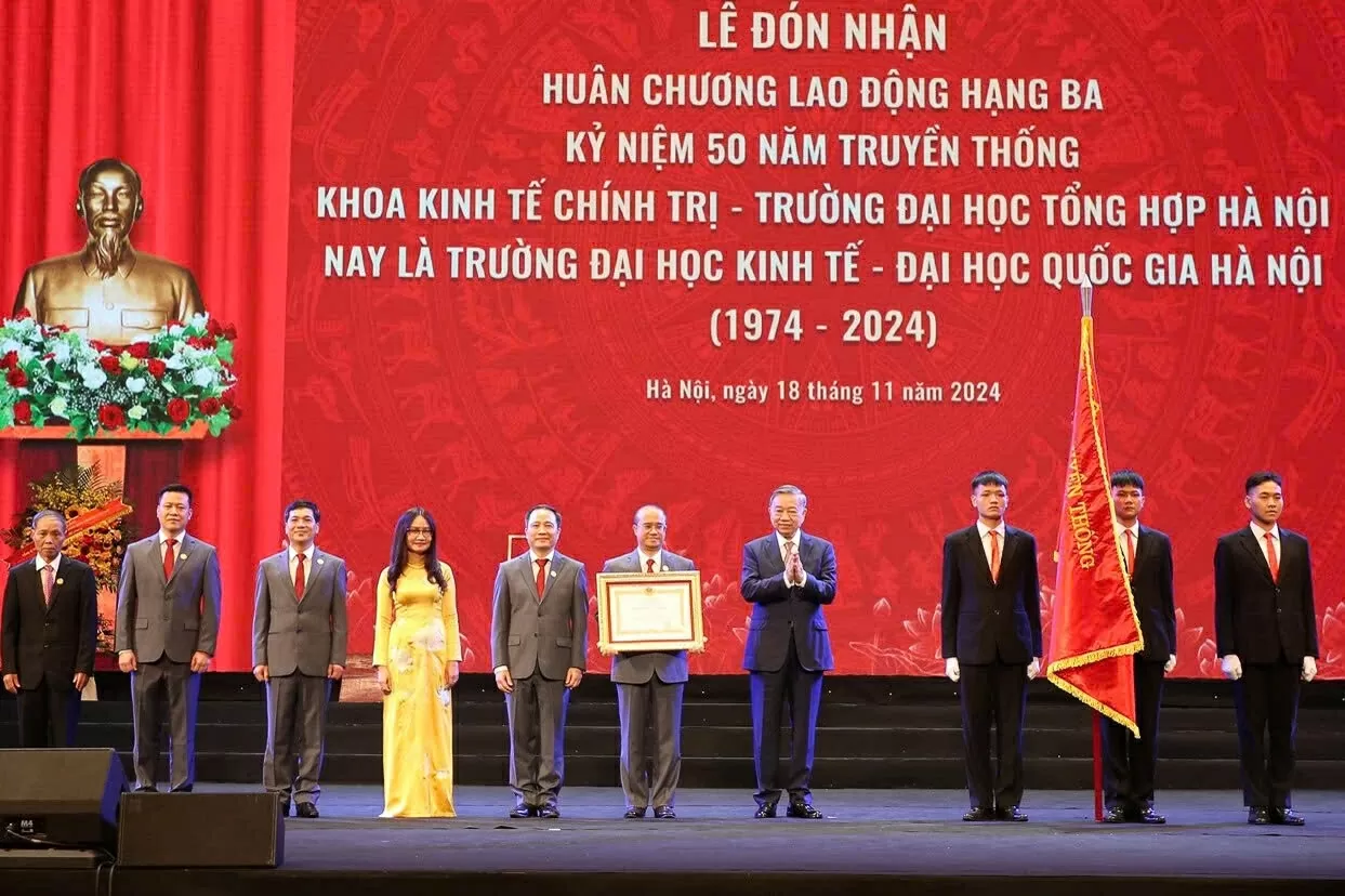 Trường Đại học Kinh tế tiên phong đào tạo quản trị du lịch thông minh trong kỷ nguyên số Trường Đại học Kinh tế tiên phong đào tạo quản trị du lịch thông minh trong kỷ nguyên số