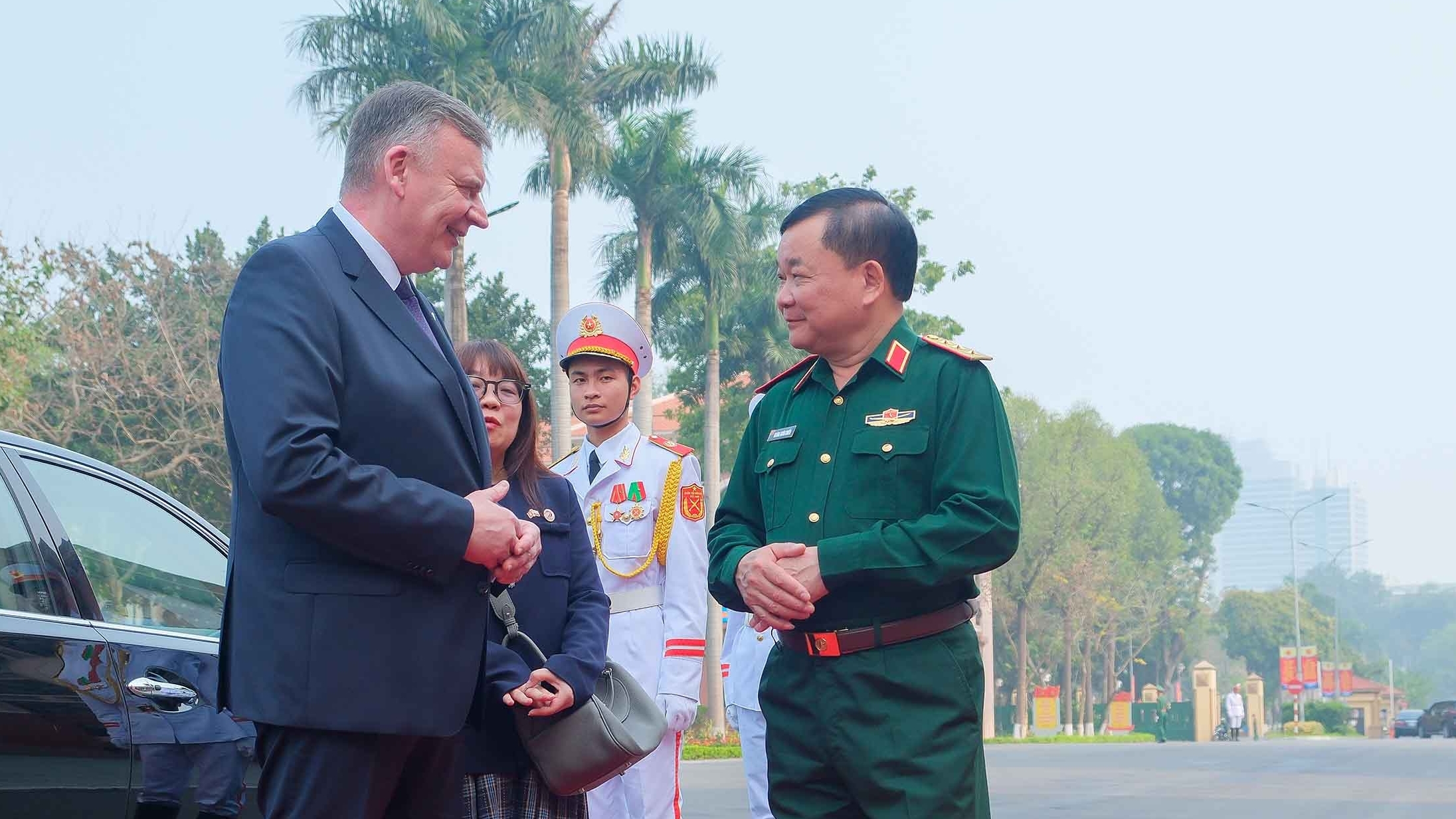 Bộ Quốc phòng Việt Nam sẵn sàng tiếp nhận quân nhân Ba Lan sang học tiếng Việt